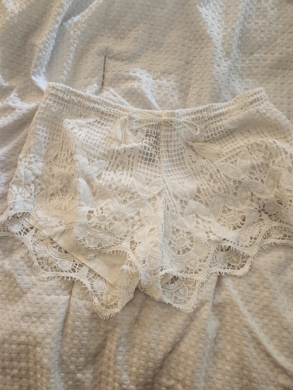 Express Cream Crochet Lace  Shorts